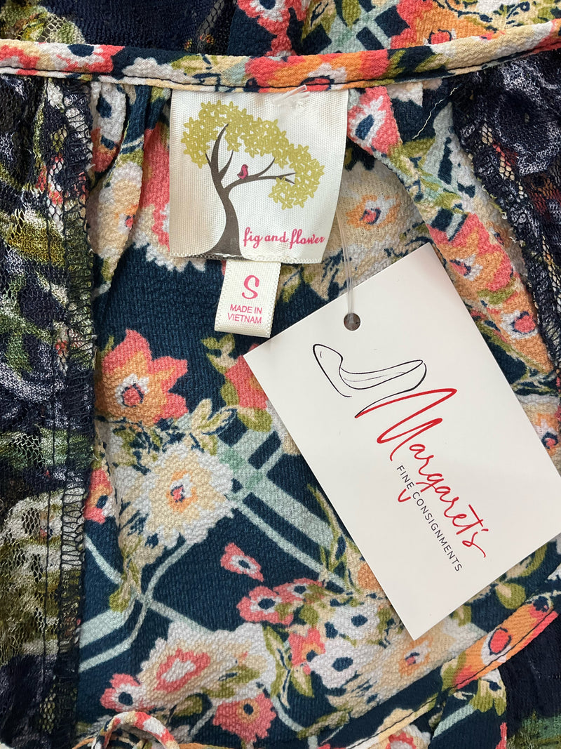Fig & Flower Navy/Multi Floral Pre-Owned Ladies Top - Size Small
