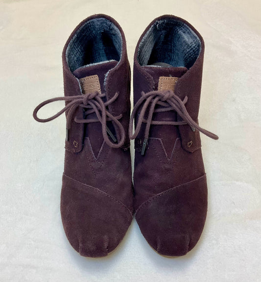 Toms Shoe Size 9 Brown suede Wedges