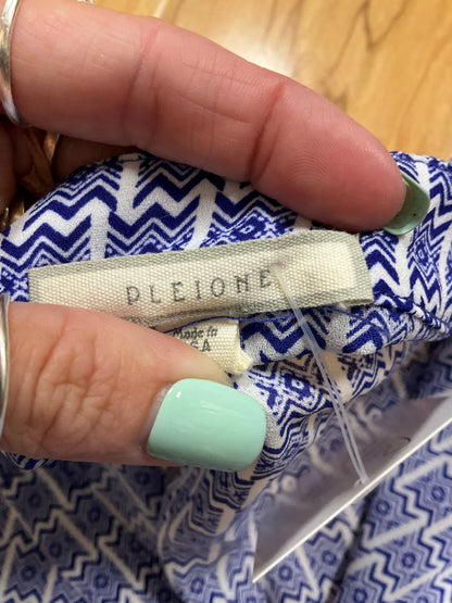 Pleione Geometric Print V-Neck Roll Tab Sleeve Blouse Top Size Medium