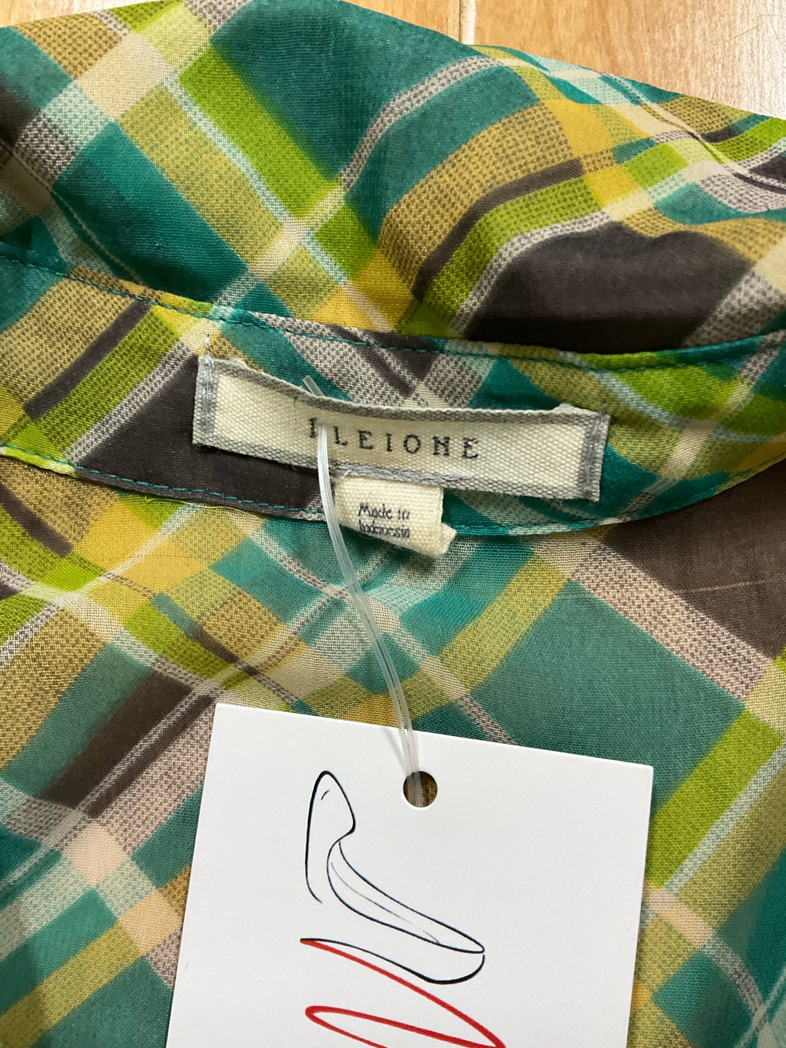 Pleione Plaid Roll-Tab Sleeve V-Neck Tunic Blouse Green Yellow | Size Large