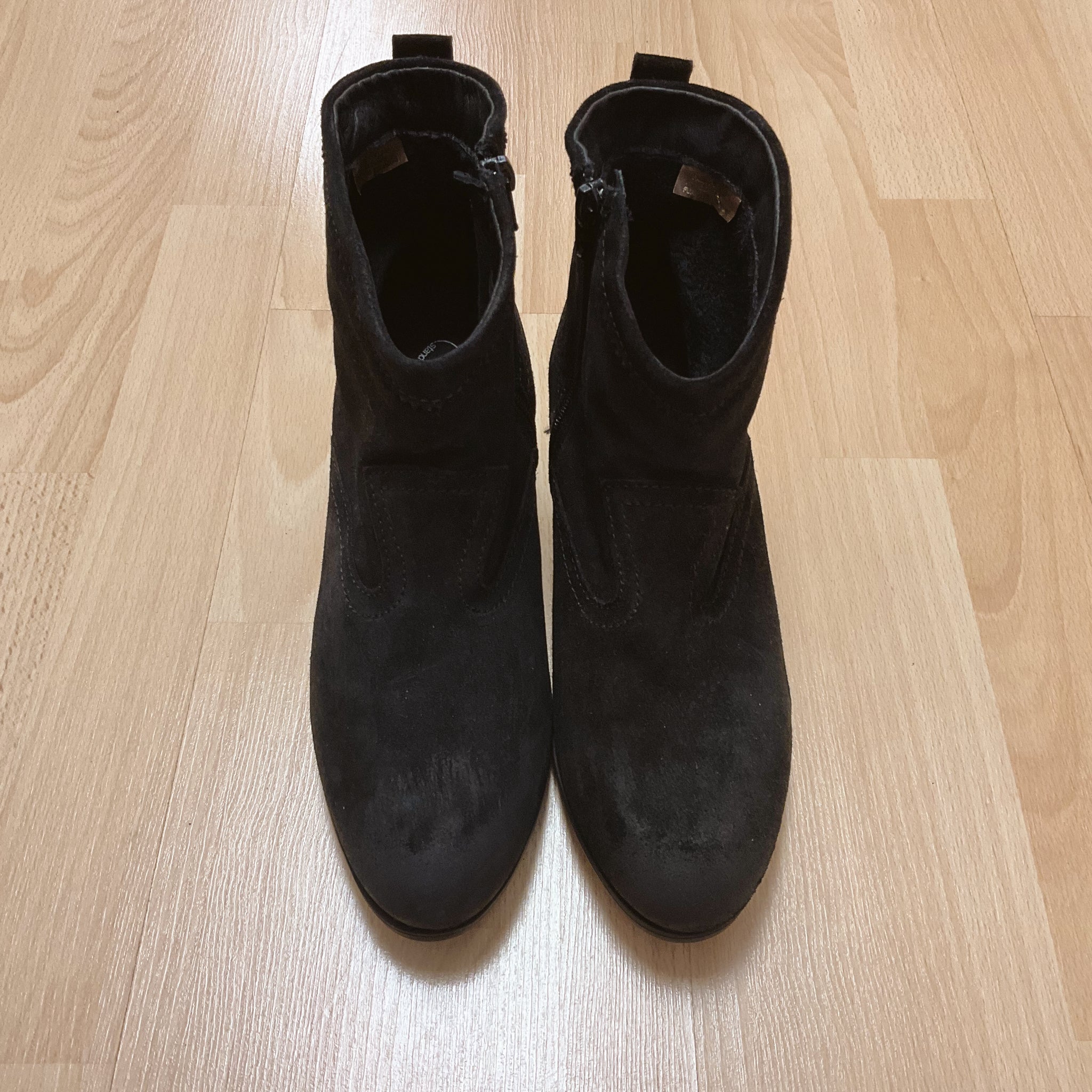 Taos Black Suede Booties Size 9/9.5