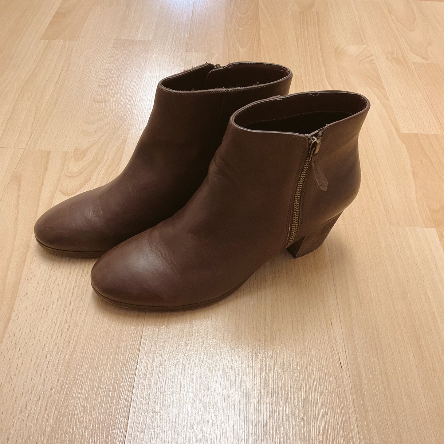 Crown Vintage Shoe Size 11 Brown Solid Pre-Owned Booties