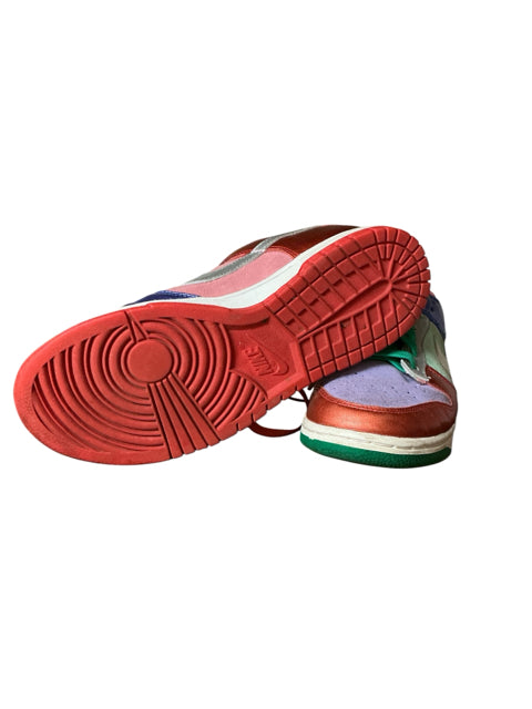 Nike SB Dunk Low &