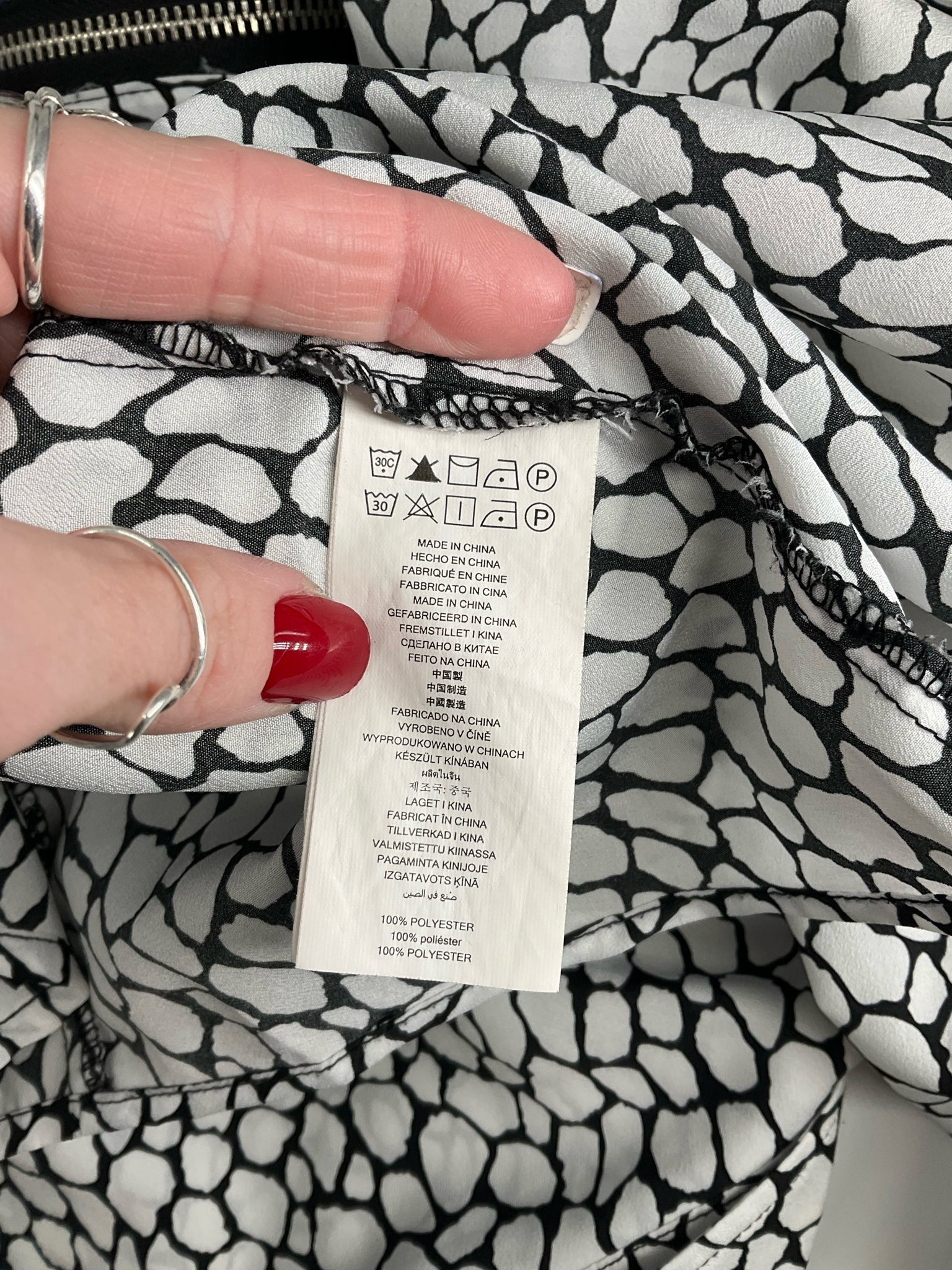 MK -  white/black Print Pre-Owned Ladies Casual Top - Size L