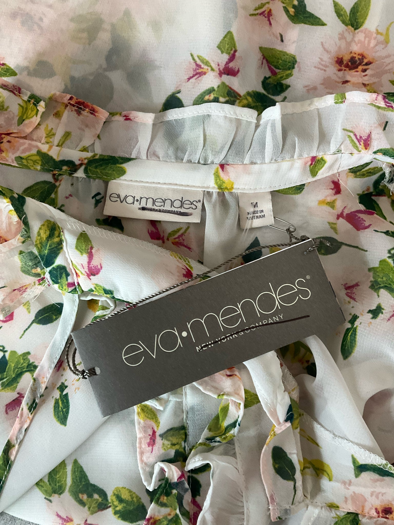 Eva Mendes for New York &amp; Company white/green/pink Short Sleeve Floral Ruffle Tie-Neck Blouse Size Medium NWT - Size M