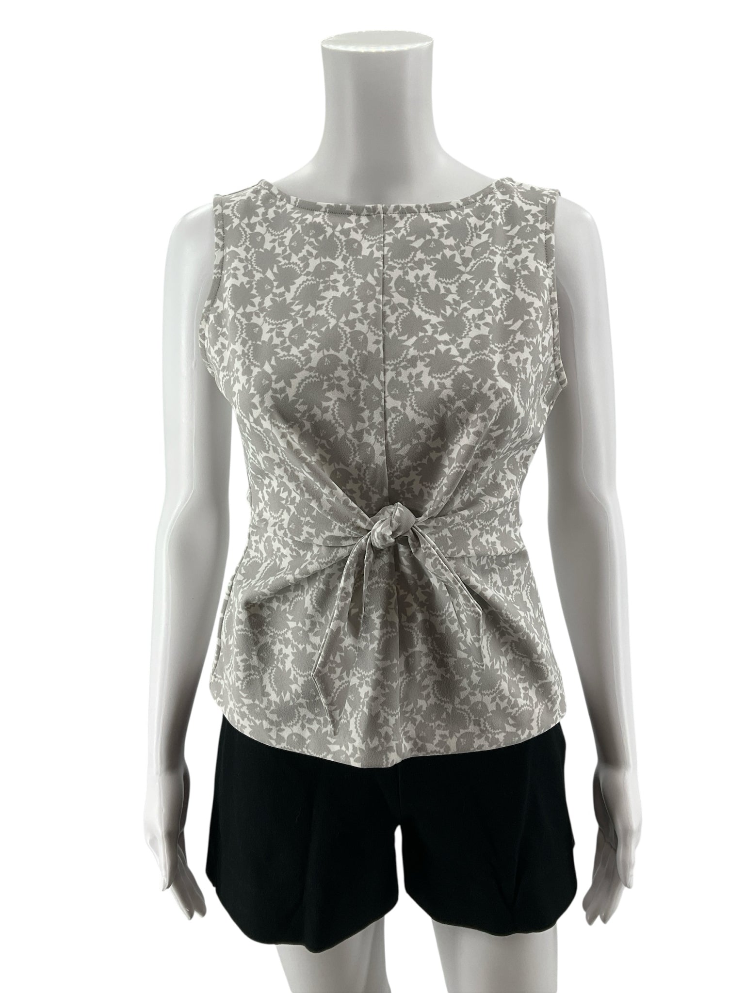 Ann Taylor Size XS gray/white Floral Pre-Owned Ladies Casual Top - Downstairs