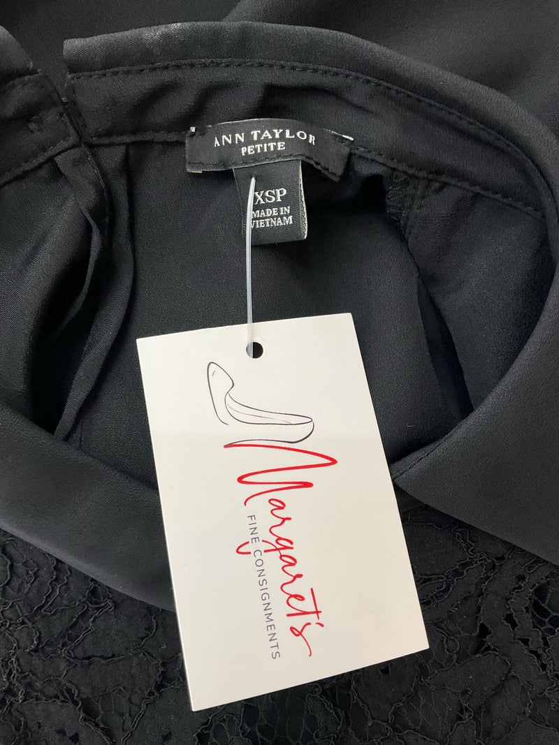 Ann Taylor Black Lace Pre-Owned Ladies Top - Size XS Petite