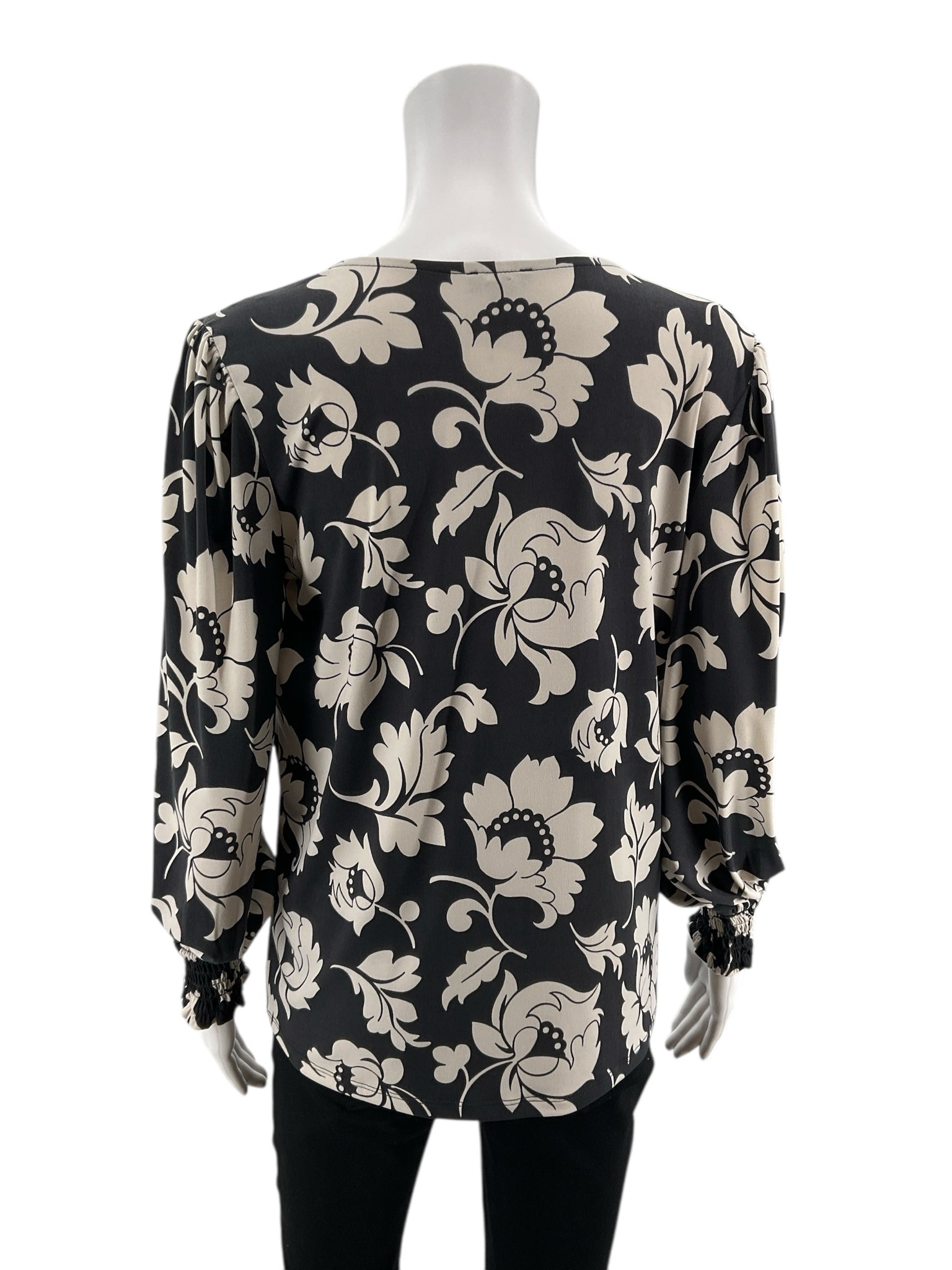 Ann Taylor Gray/Cream Floral Pre-Owned Ladies Top - Size Medium Petite - Margaret’s Fine Consignment