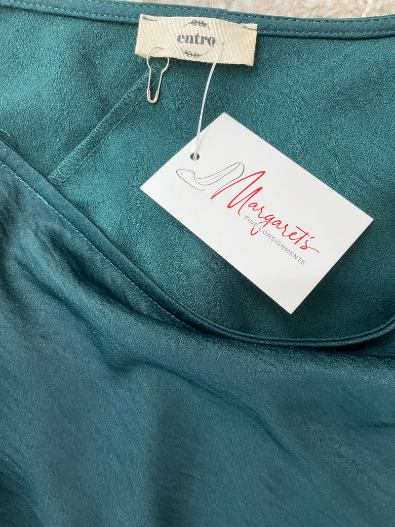 Entro Green Solid Pre-Owned Ladies Top -  Size One Size Fits Most