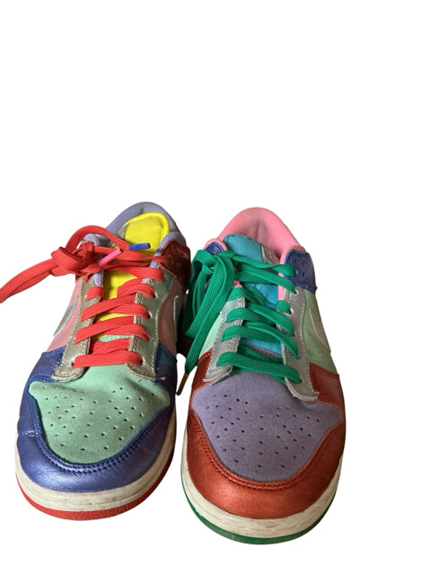 Nike SB Dunk Low &