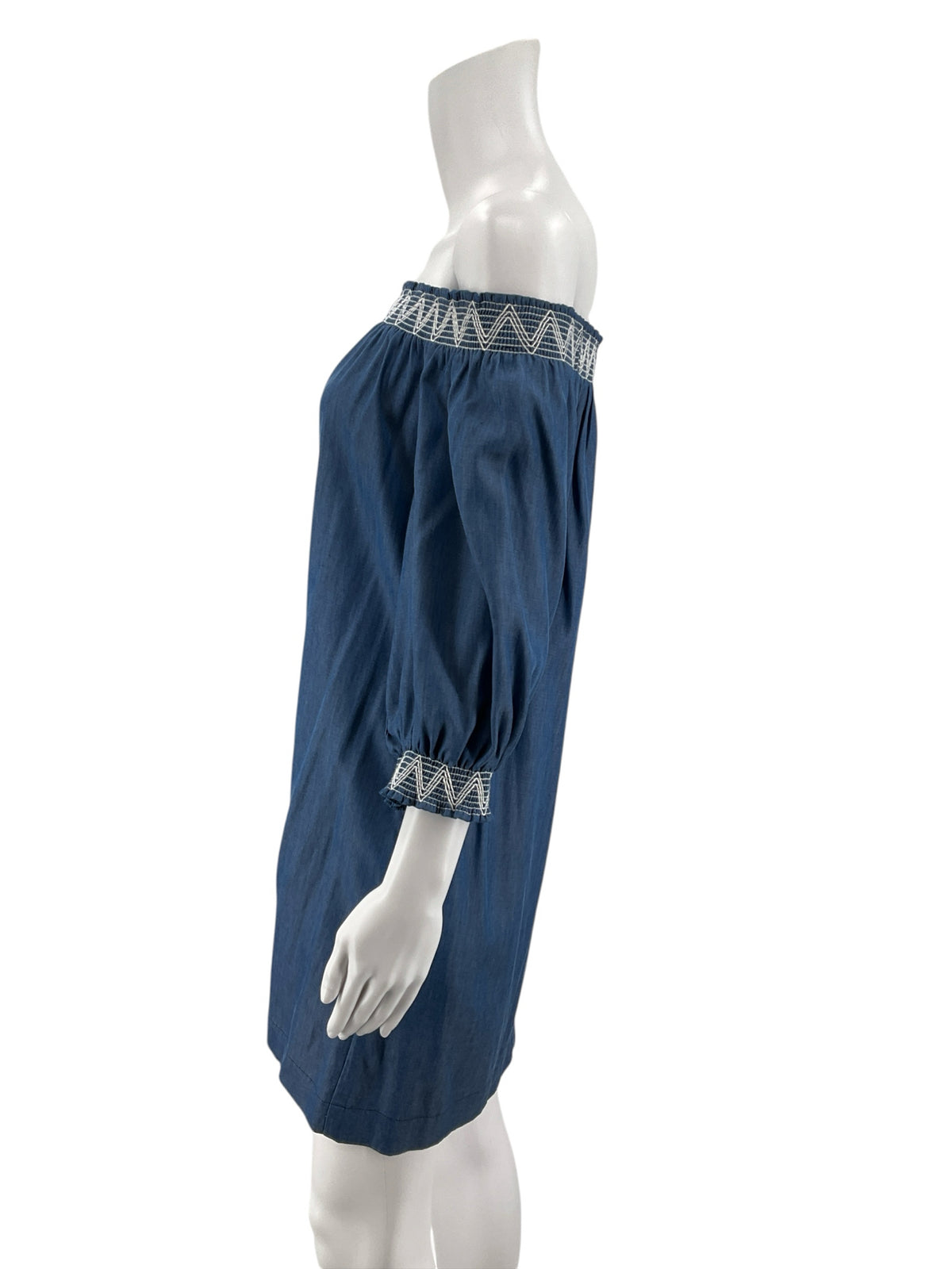Trina Turk Corina Off-The-Shoulder Chambray Dress Blue White Smocked Size Small
