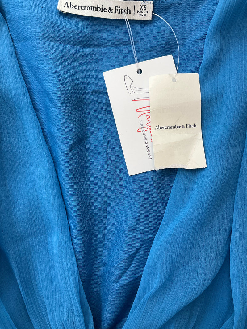 Abercrombie & Fitch Blue Solid Pre-Owned Ladies Top - Size XS