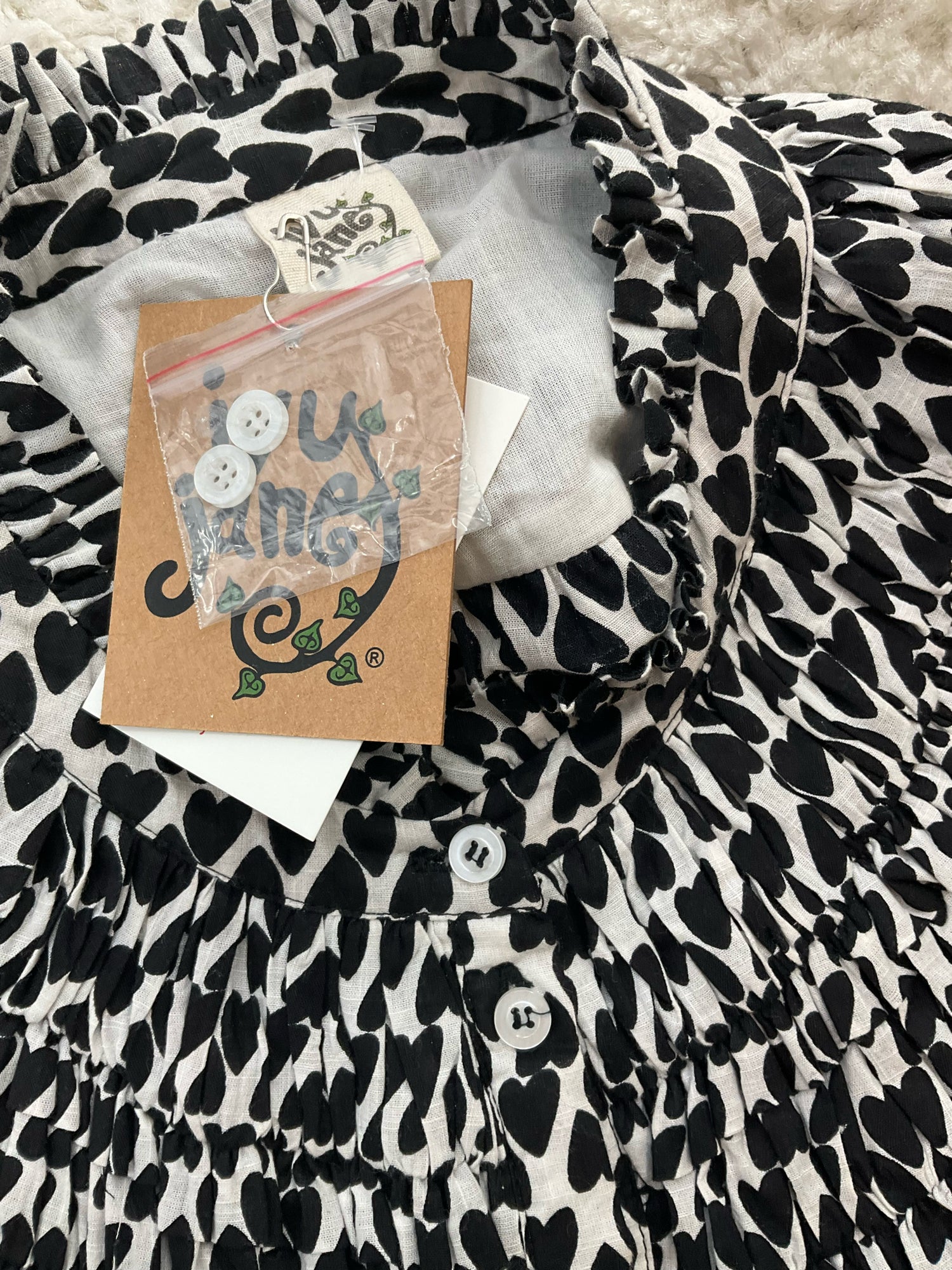 Ivy Jane white/black Short Sleeve Heart Print Smocked Ruffle Yoke Blouse Top Size Small NWT - Size S