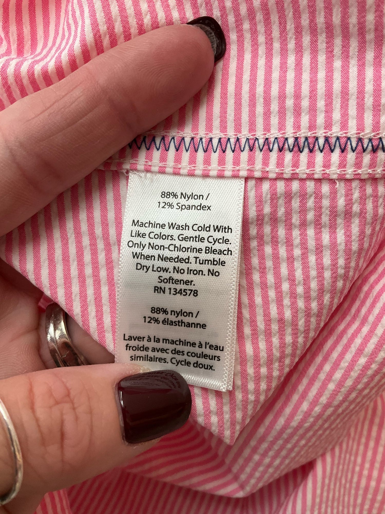 Vineyard Vines white and pink striped tunic pullover, size 00, showcasing a coastal preppy style in a relaxed fit.