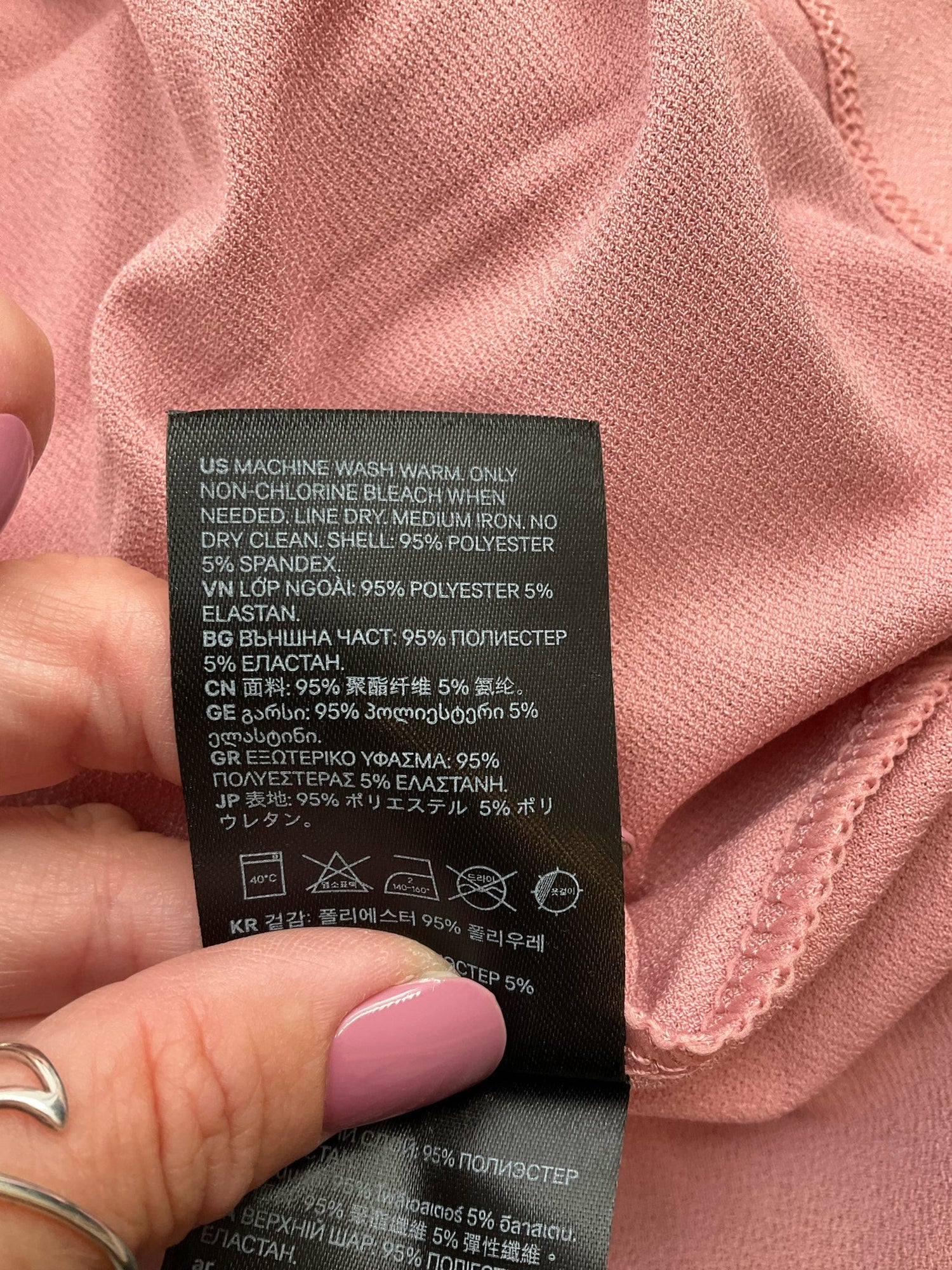 Mauve H&amp;M pre-owned ladies top in size large, featuring a basic, casual, and minimalist design for everyday wear.