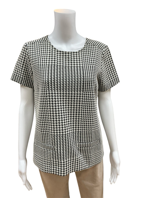 Ann Taylor Size MediumWhite/Black Houndstooth Pre-Owned Casual Top