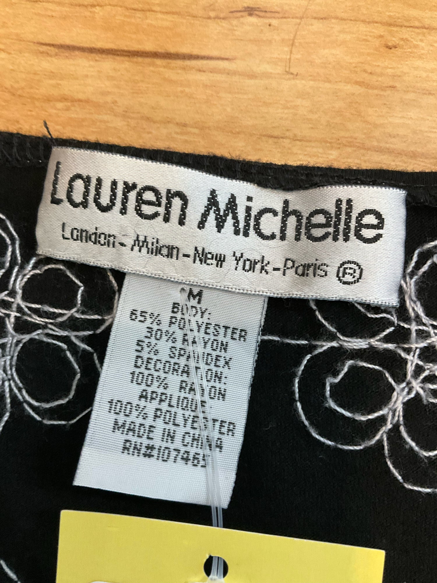 Lauren Michelle Black &amp; White Floral Applique Sleeveless Top Size Medium
