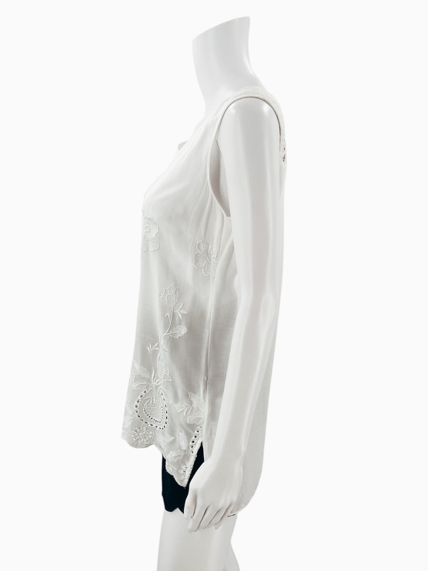 Tribella White Solid Pre-Owned Ladies Top - Size Small Petite - Margaret’s Fine Consignment