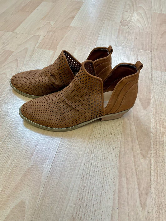 Report Shoe Size 8.5 Brown Boots