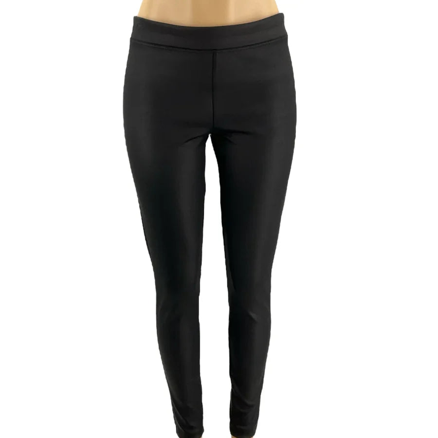Black solid pre-owned ladies pants, size medium, by Express, featuring a classic fit and versatile style.