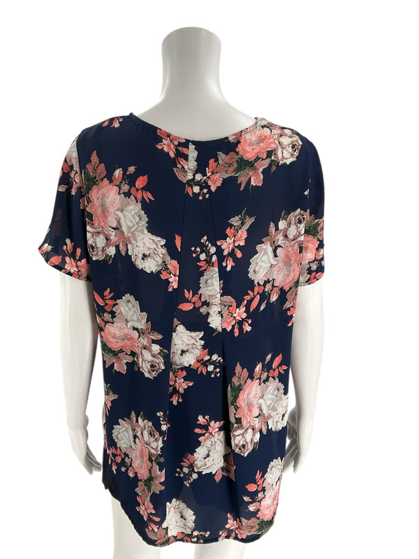 Chelsea & Theodore Navy/Multi Floral Pre-Owned Ladies Top - Size Medium - Margaret’s Fine Consignment