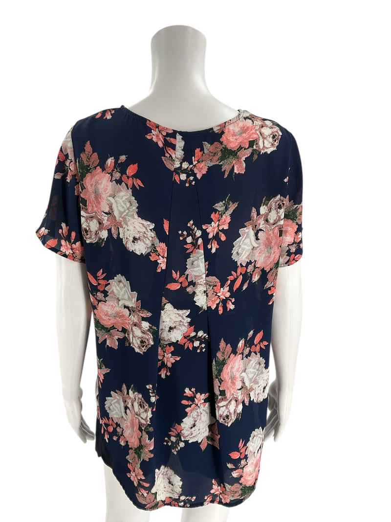 Chelsea & Theodore Navy/Multi Floral Pre-Owned Ladies Top - Size Medium - Margaret’s Fine Consignment