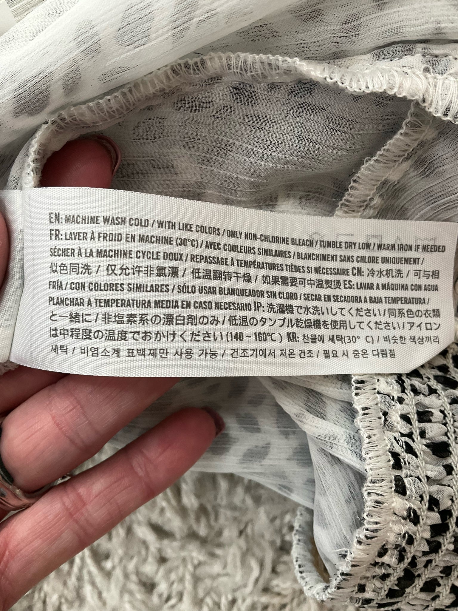 Abercrombie &amp; Fitch White/Black Print Pre-Owned Top - Size XS