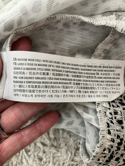 Abercrombie &amp; Fitch White/Black Print Pre-Owned Top - Size XS