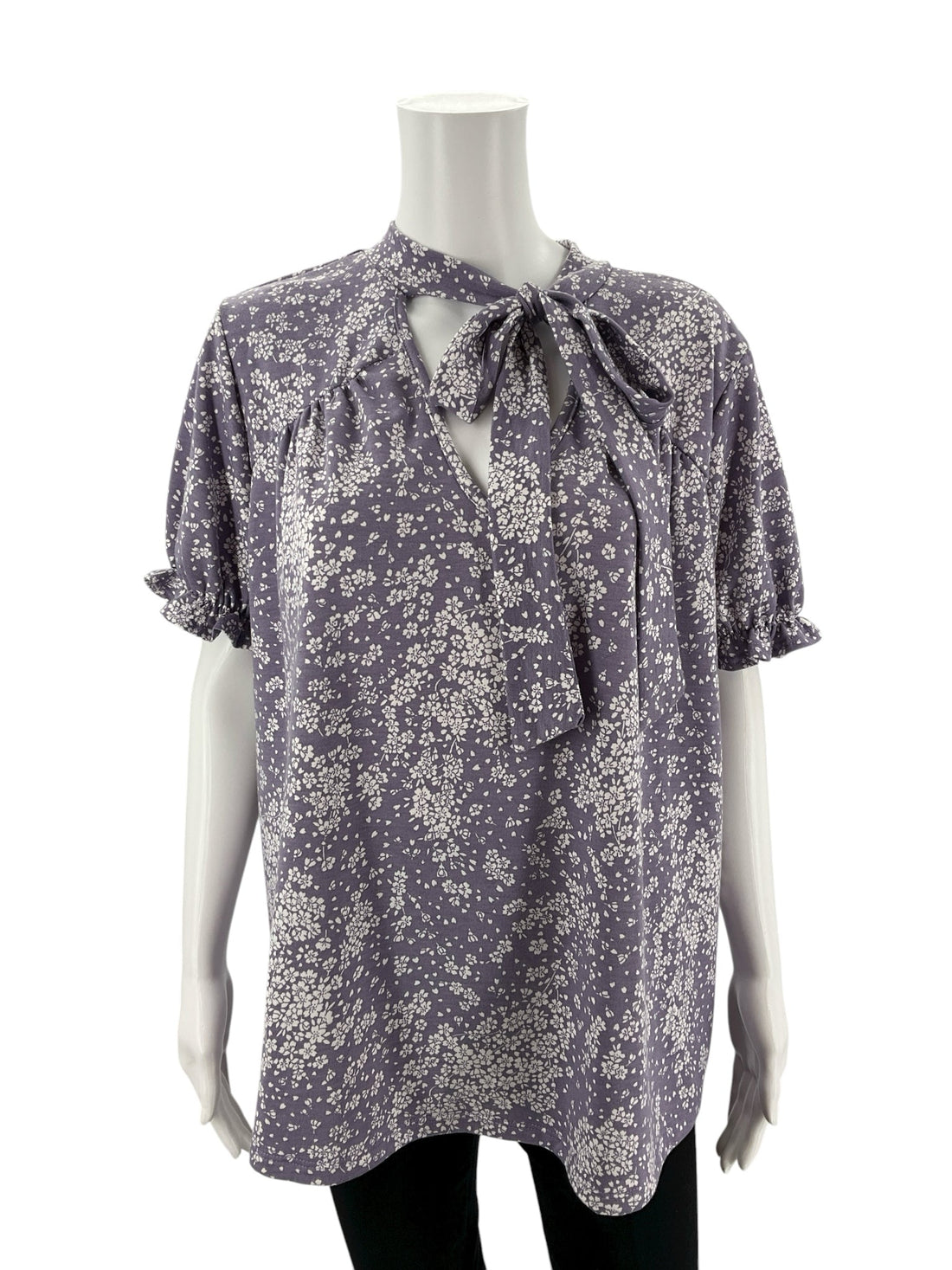 Ces Femme lavender and white floral top, size large, featuring a bohemian peasant style and romantic feminine design.