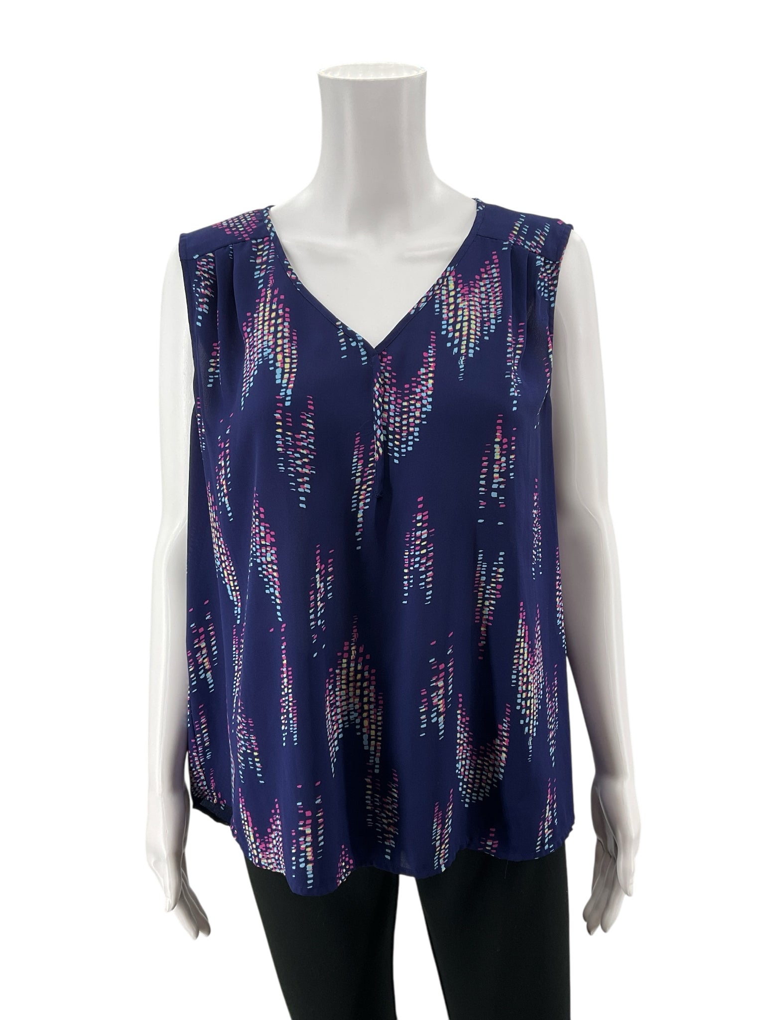 Collective Concepts Pixel Print Pleated V-Neck Sleeveless Blouse XL