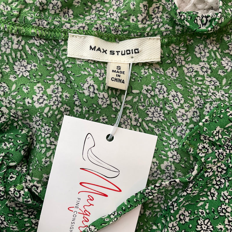 Max Studio Green Floral Pre-Owned Ladies Top - Size Small - Margaret’s Fine Consignment