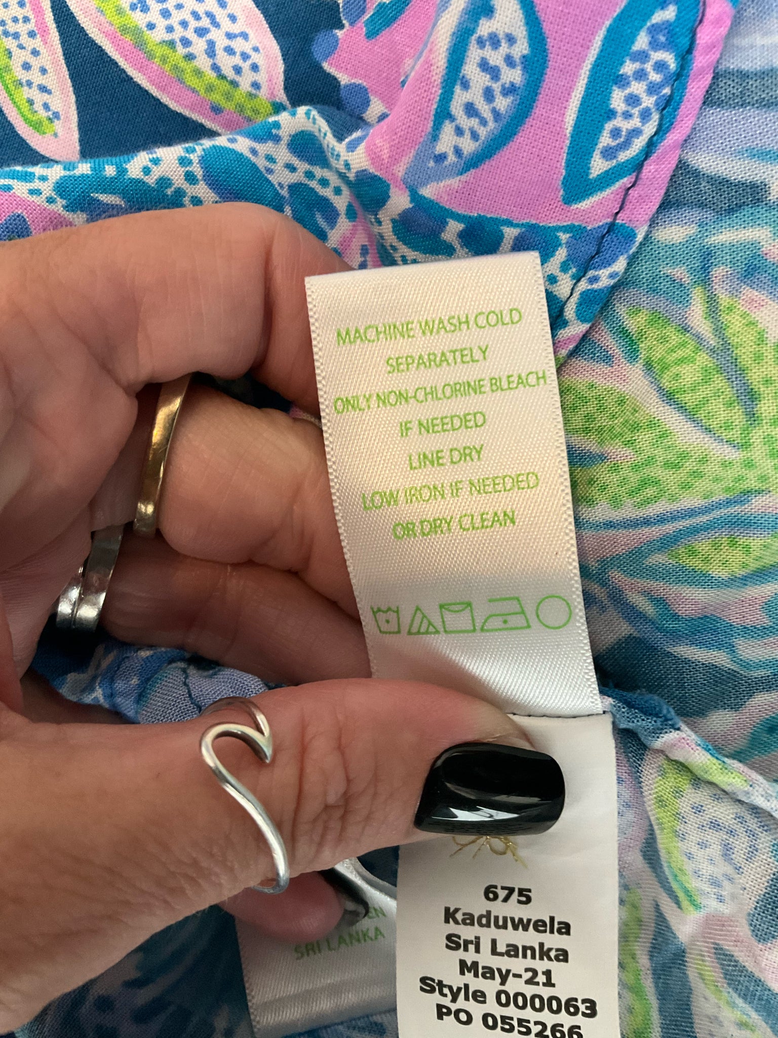 Lilly Pulitzer Size L blue/green/pink Floral Pre-Owned Casual Top - Downstairs