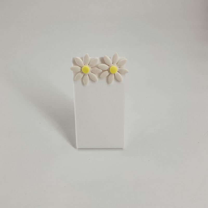 White Daisy Clay Earrings – Handmade Floral Studs, New - Margaret’s Fine Consignment