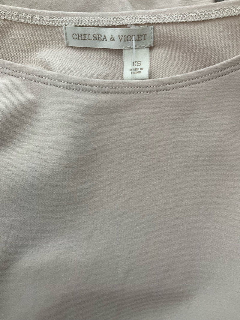 Chelsea & Violet Tan Pre-Owned Ladies Top - Size XS