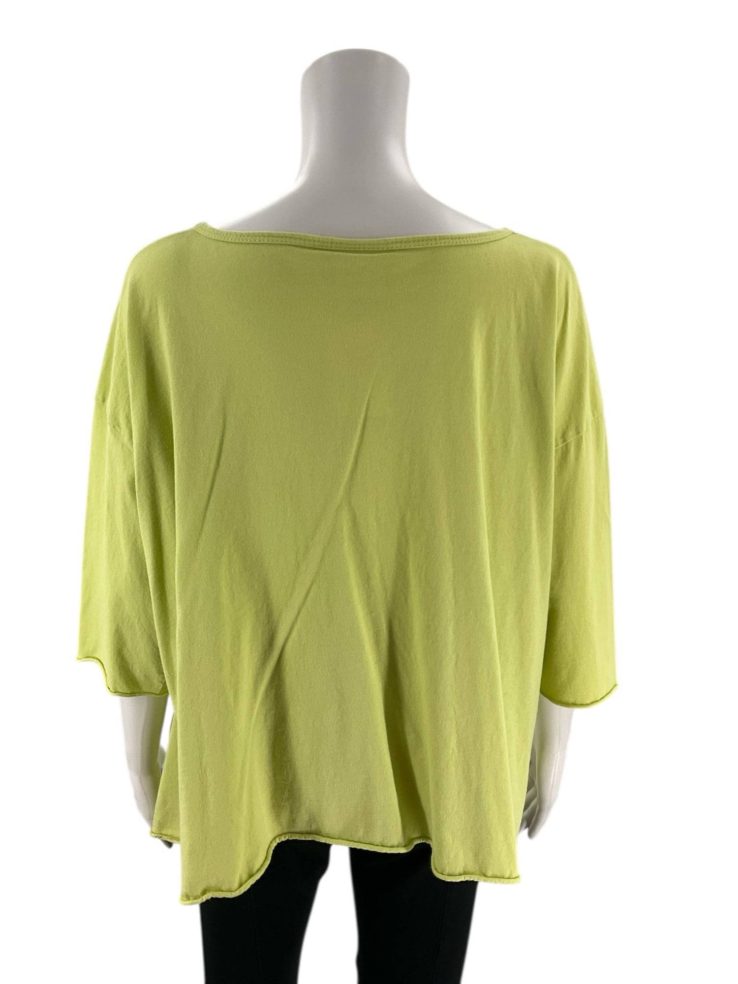 Square Green Solid Pre-Owned Ladies Top - Size Small - Margaret’s Fine Consignment