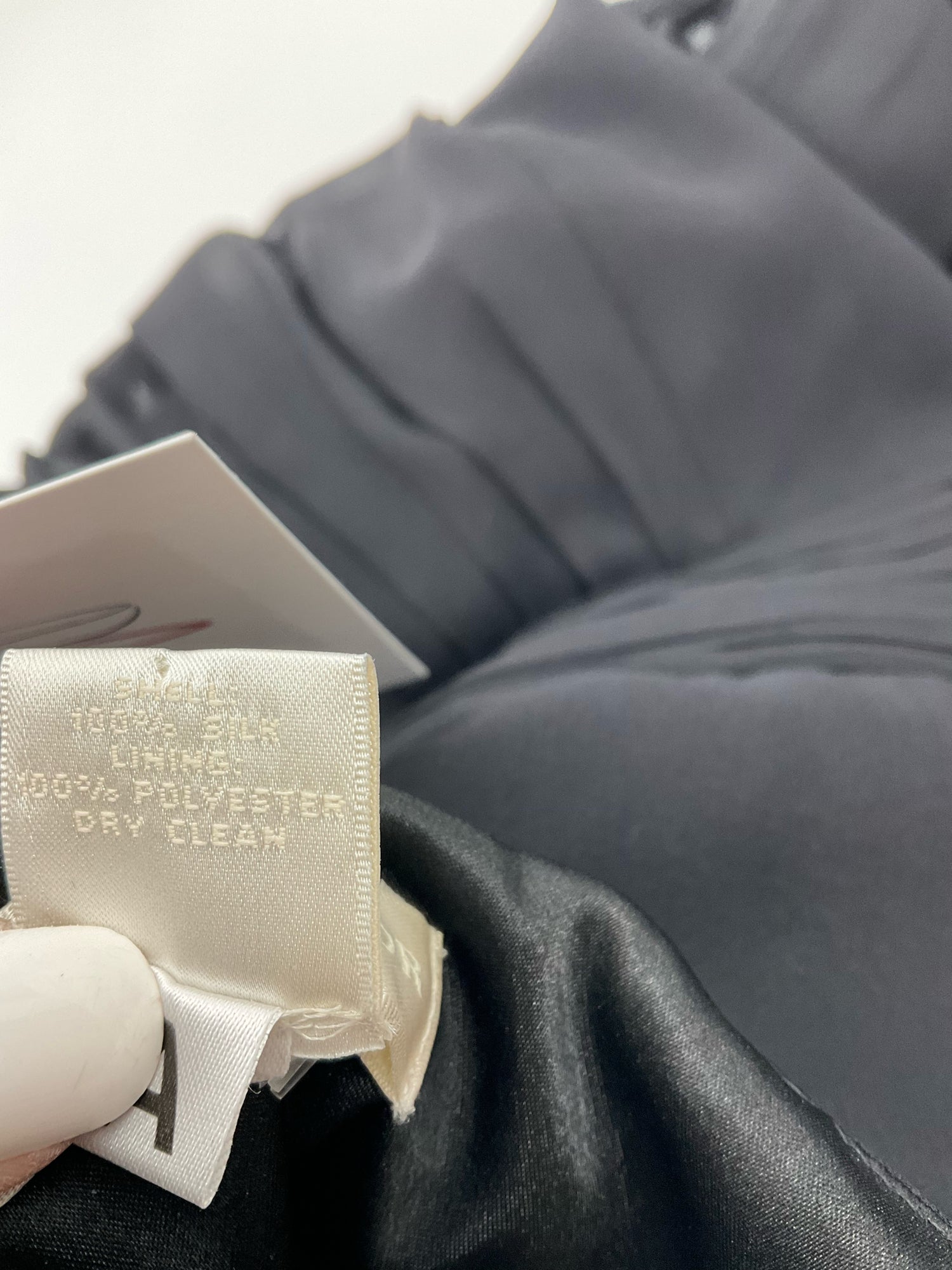 Ann Taylor Black Solid Pre-Owned Ladies Dress - Size 6