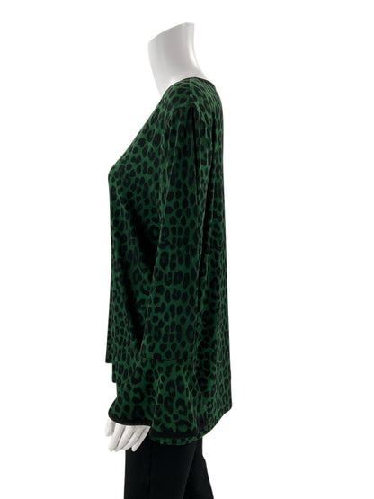 Michael Kors pre-owned green and black cheetah casual top for ladies, size XL, featuring a stylish print and relaxed fit.