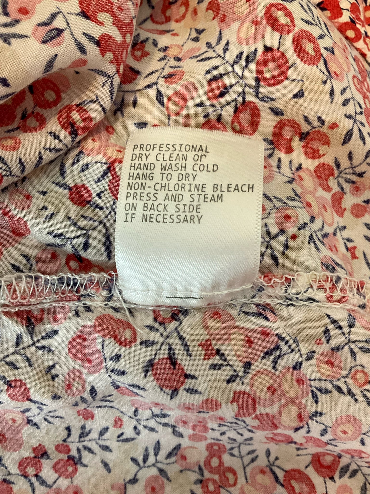 Soirée White/Orange 3/4 Sleeve by Daniel Rainn Floral Smocked Bishop Sleeve Blouse Size Medium - Size M