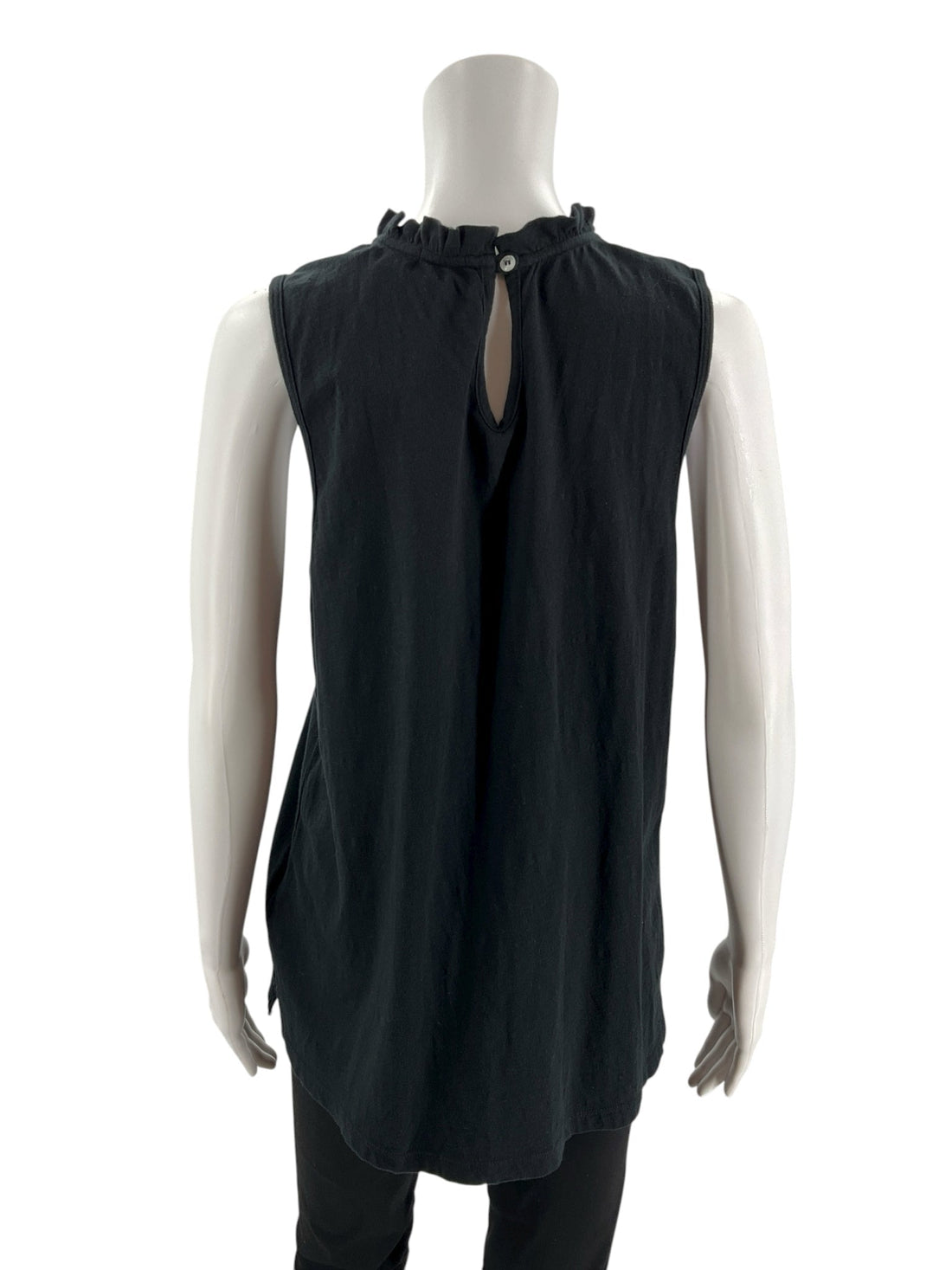 Black pre-owned T.la ladies tank top, size large, sleeveless mock neck, casual bohemian style, featuring a relaxed fit.