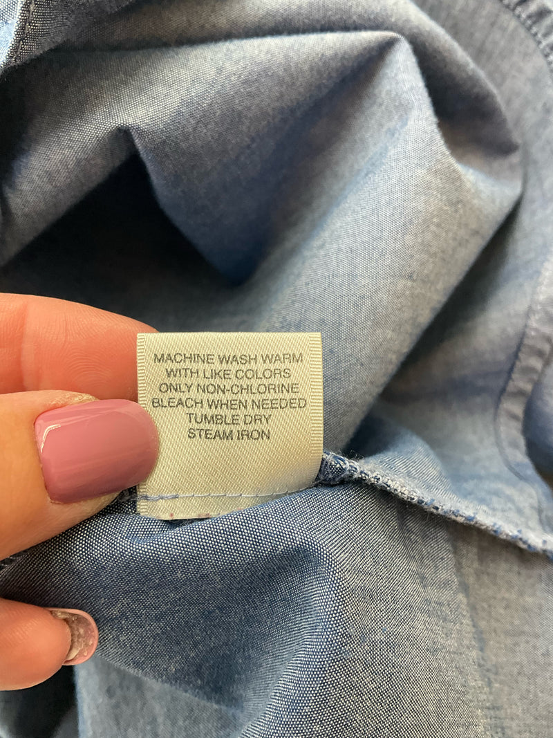 Van Heusen Chambray Pre-Owned Ladies Top - Size Medium