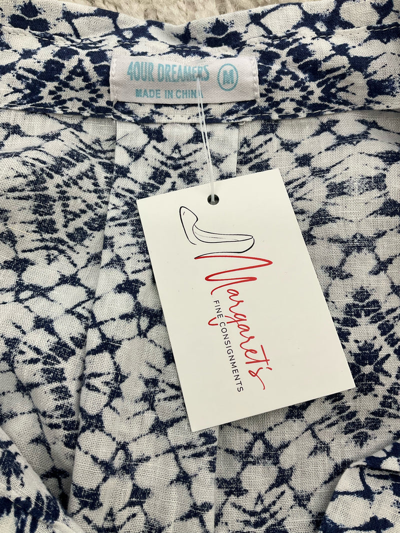 Four Dreamers White/Blue Print Pre-Owned Ladies Top - Size Medium