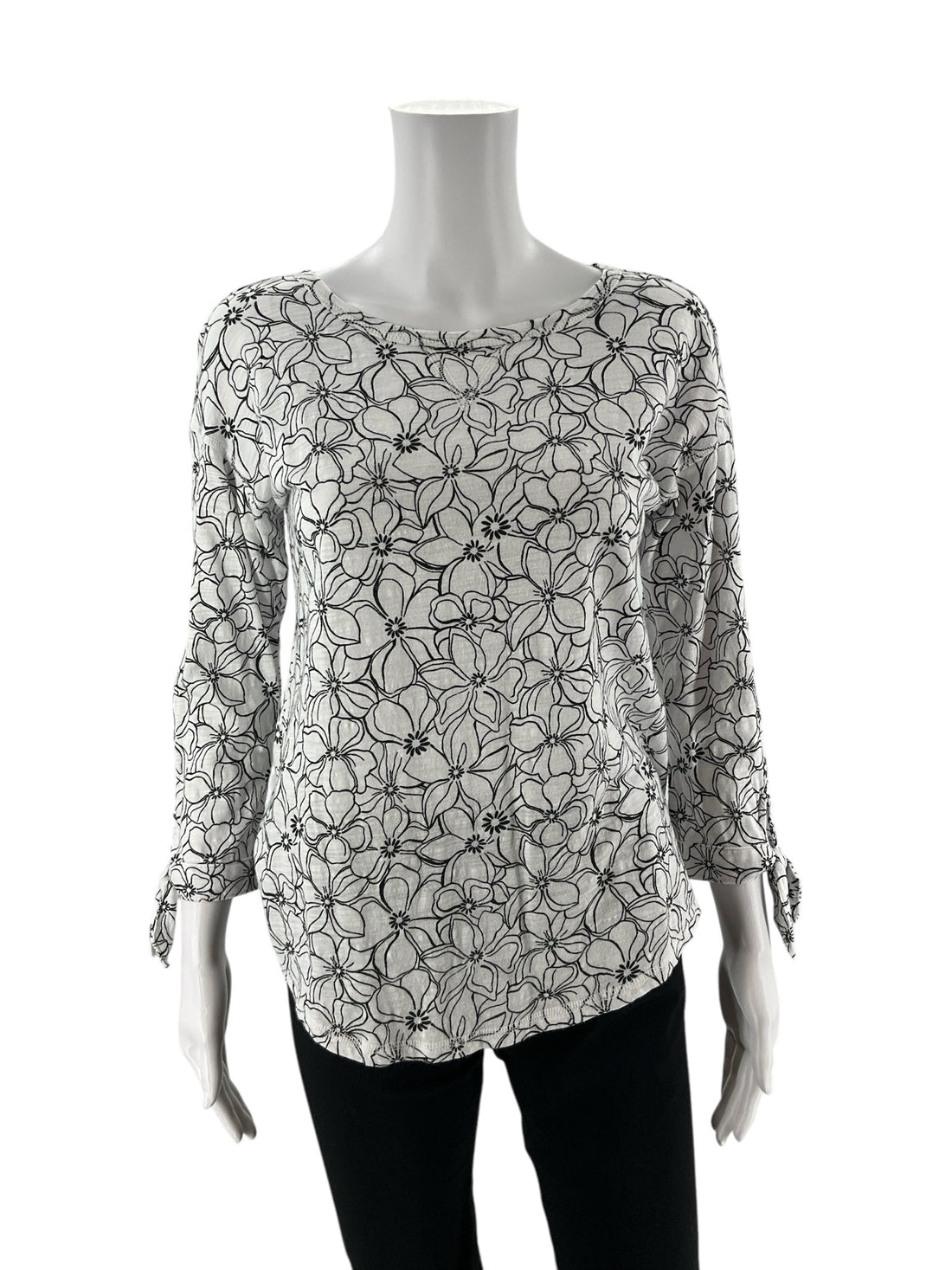 T by Talbots White/Black Floral Pre-Owned Ladies Top - Size XS - Margaret’s Fine Consignment
