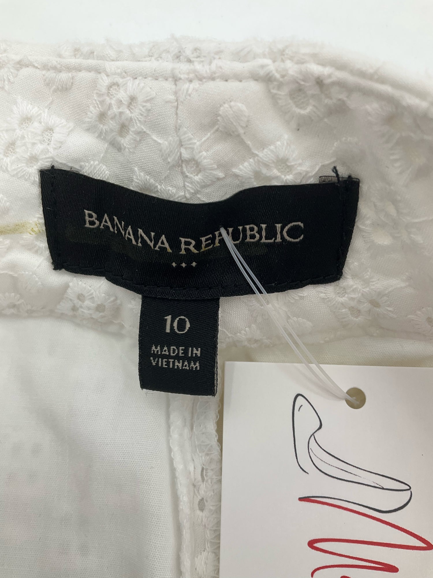 Banana Republic White Eyelet Shorts Size 10 Cotton Lined Scalloped Hem