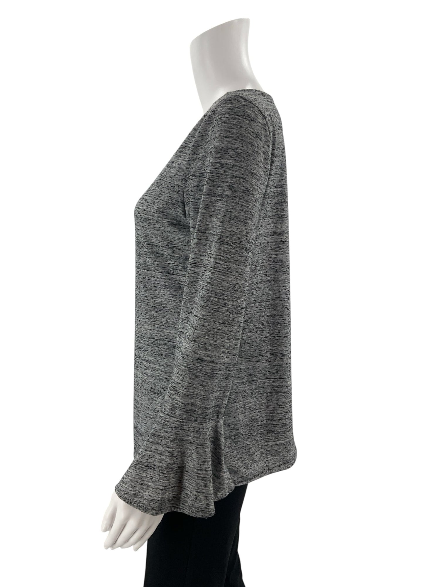 Loft gray heathered pre-owned ladies top in relaxed fit, size small, showcasing a casual boho style.
