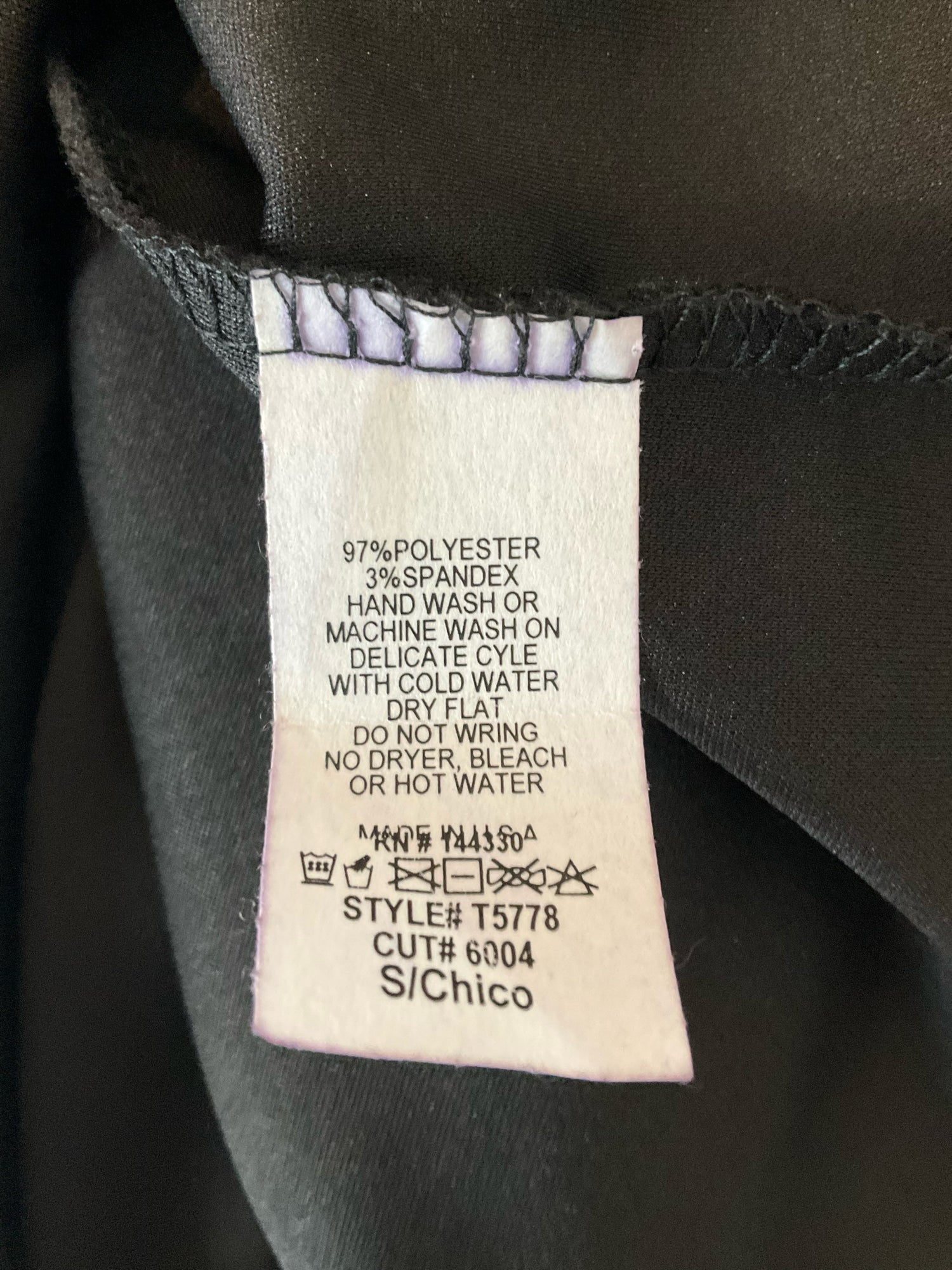 First Love Size S Black Solid Pre-Owned Ladies Casual Top - Downstairs