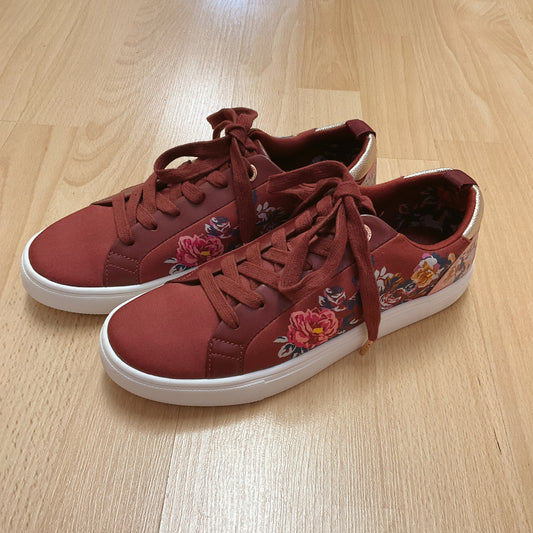 Jack Rogers Shoe Size 7 Maroon Floral Pre-Owned Sneakers, consignment