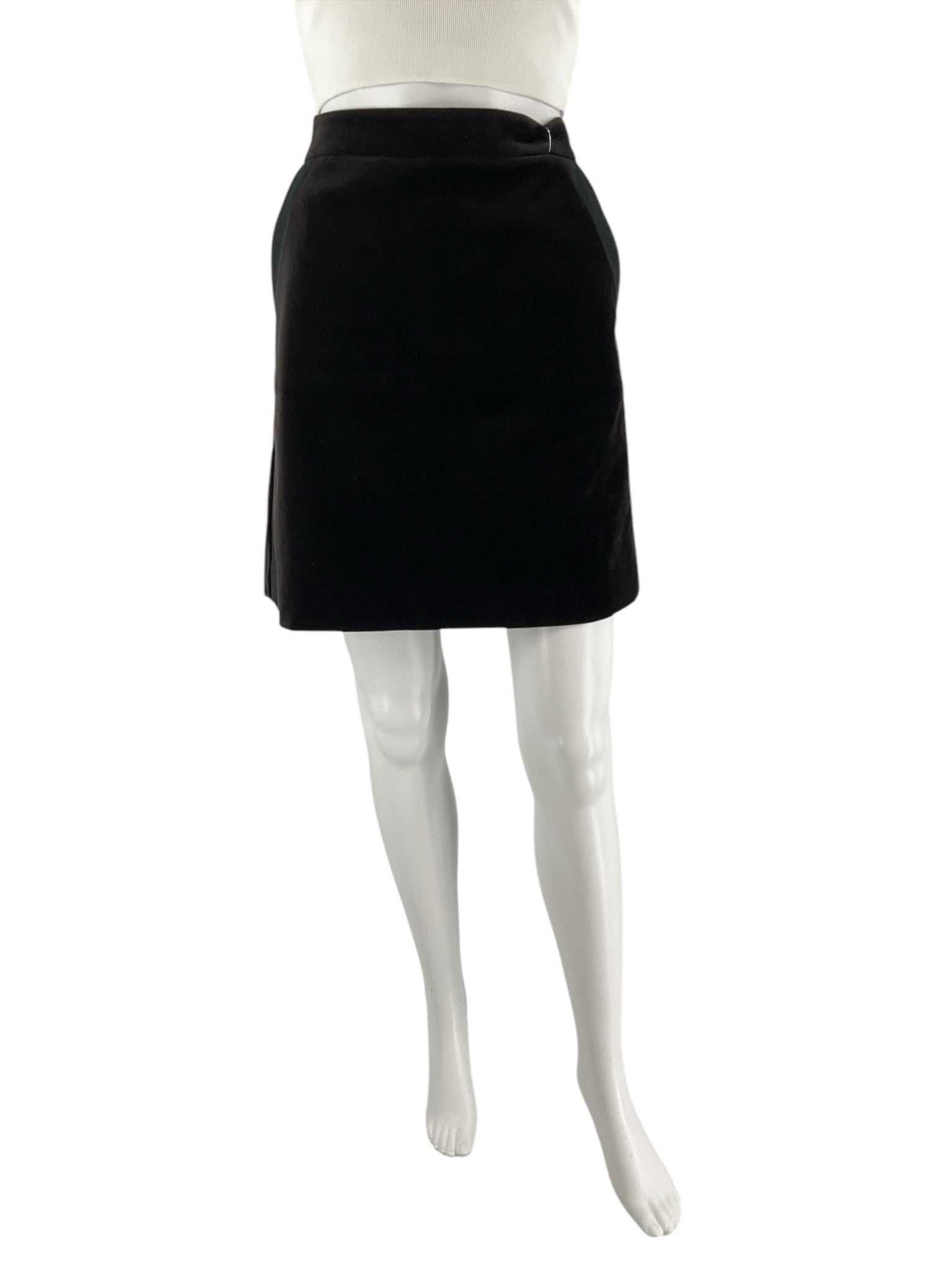 Ann Taylor Black Pre-Owned Ladies Skirt - Size 6 Petite - Margaret’s Fine Consignment