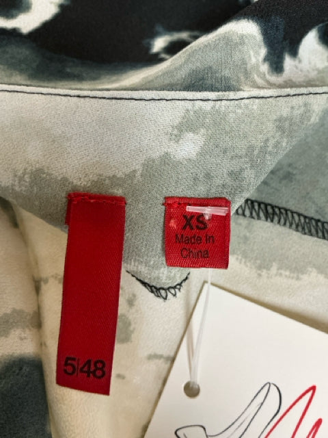 5/48 Black/Cream/Gray Print Pre-Owned Ladies Dress - Size XS - Margaret’s Fine Consignment