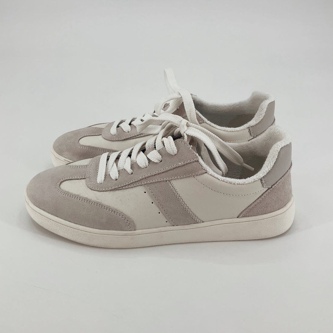 Chelsea &amp;amp; Violet Club Suede Leather Sneakers White Gray Size 9.5