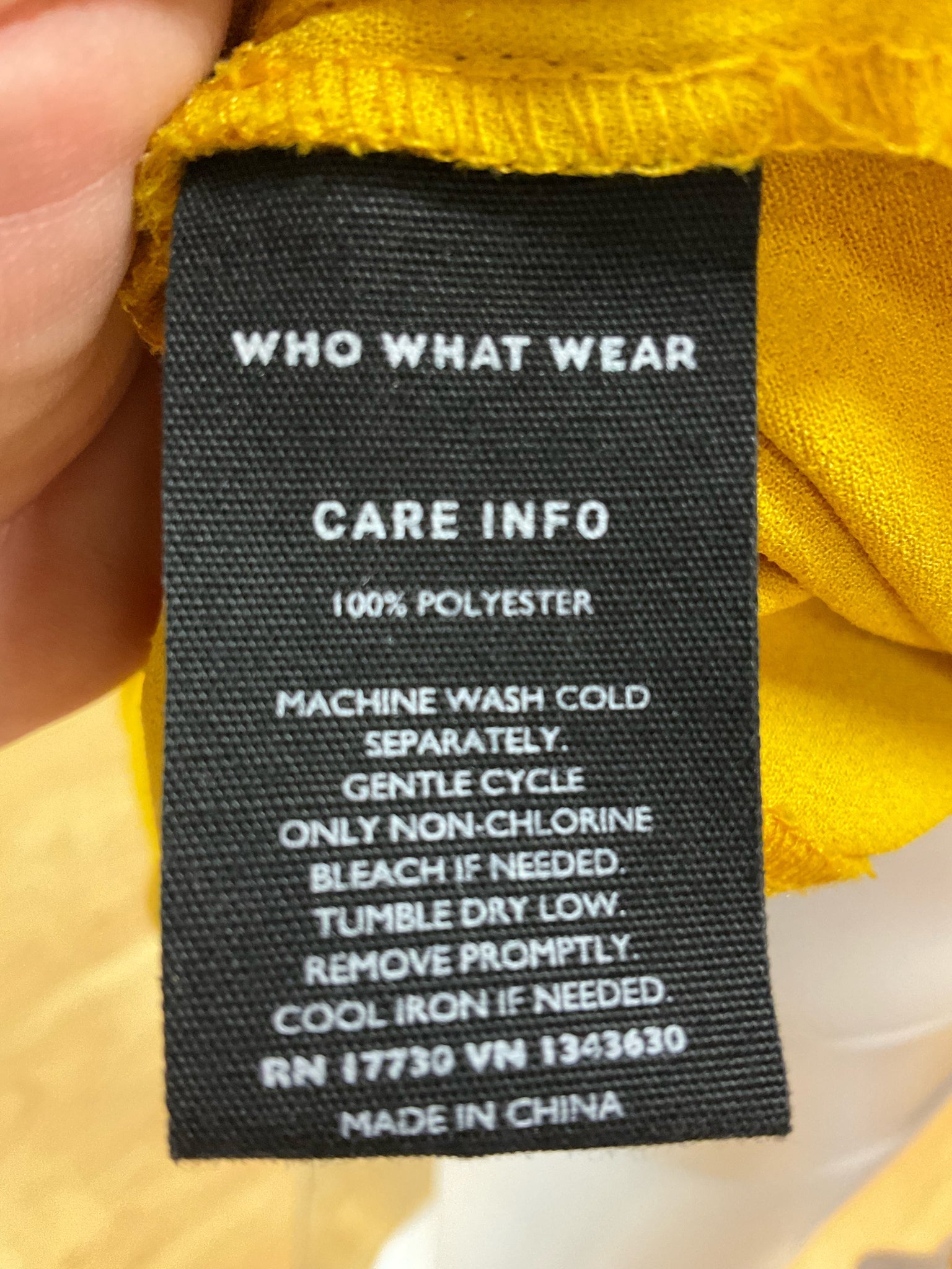 WhoWhatWear Mustard Solid Pre-Owned Ladies Dress - Size Medium - Margaret’s Fine Consignment